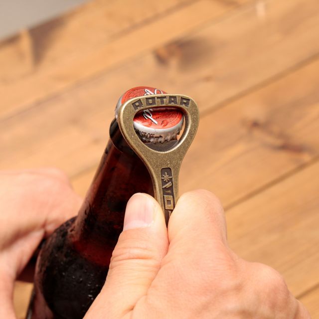 Bottle opener Key chain。
近々新カラーをリリース。

#rotar #栓抜き #bottleopener